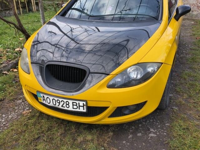 Желтый Сеат Леон, объемом двигателя 1.9 л и пробегом 365 тыс. км за 3600 $, фото 1 на Automoto.ua