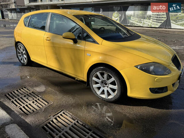 Желтый Сеат Леон, объемом двигателя 1.6 л и пробегом 309 тыс. км за 4000 $, фото 1 на Automoto.ua