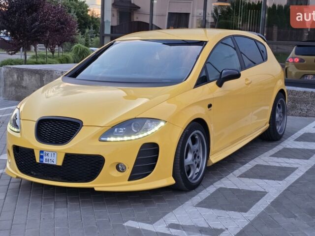 Желтый Сеат Леон, объемом двигателя 1.4 л и пробегом 222 тыс. км за 6500 $, фото 1 на Automoto.ua