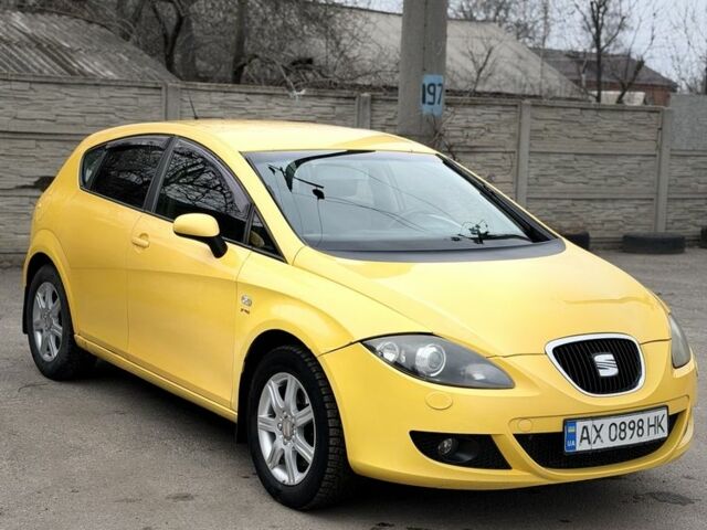 Желтый Сеат Леон, объемом двигателя 2 л и пробегом 219 тыс. км за 4700 $, фото 1 на Automoto.ua
