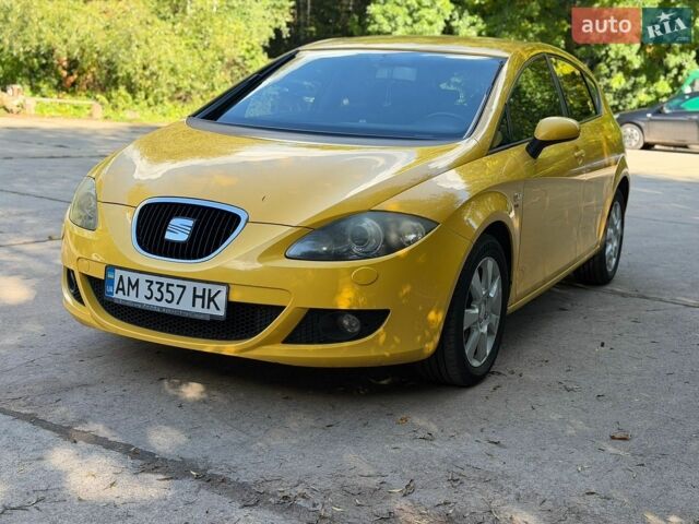 Желтый Сеат Леон, объемом двигателя 2 л и пробегом 145 тыс. км за 7000 $, фото 1 на Automoto.ua