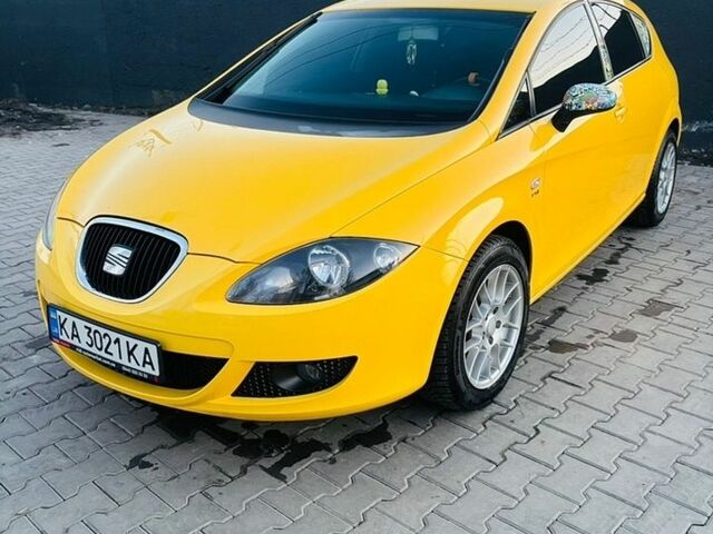 Желтый Сеат Леон, объемом двигателя 2 л и пробегом 217 тыс. км за 5700 $, фото 1 на Automoto.ua