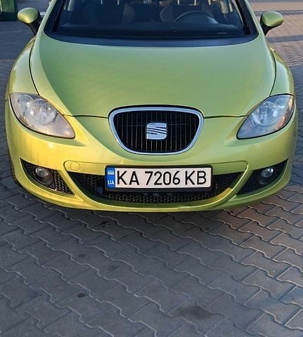 Желтый Сеат Леон, объемом двигателя 1.6 л и пробегом 150 тыс. км за 3600 $, фото 1 на Automoto.ua