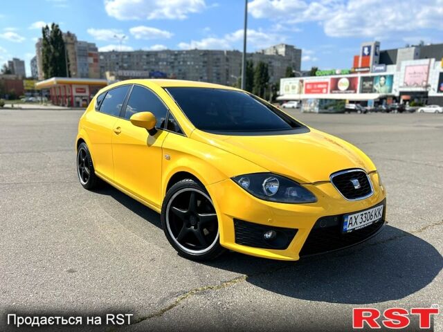 Желтый Сеат Леон, объемом двигателя 1.6 л и пробегом 180 тыс. км за 8000 $, фото 1 на Automoto.ua