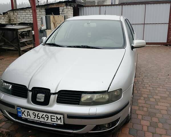 Серый Сеат Леон, объемом двигателя 1.6 л и пробегом 275 тыс. км за 3200 $, фото 1 на Automoto.ua