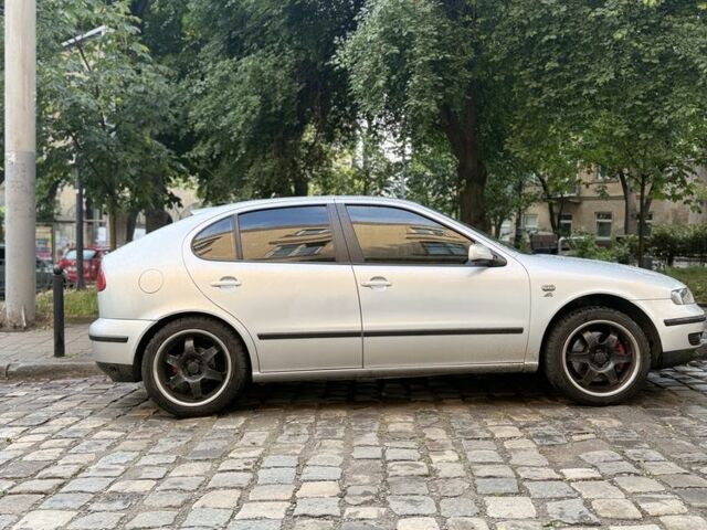 Сірий Сеат Leon, об'ємом двигуна 1.8 л та пробігом 270 тис. км за 3500 $, фото 1 на Automoto.ua