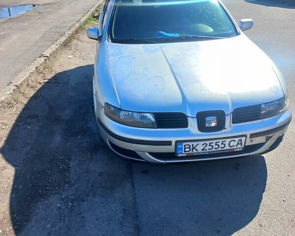 Серый Сеат Леон, объемом двигателя 1.4 л и пробегом 309 тыс. км за 2650 $, фото 1 на Automoto.ua