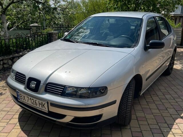 Сірий Сеат Leon, об'ємом двигуна 1.6 л та пробігом 257 тис. км за 3200 $, фото 1 на Automoto.ua