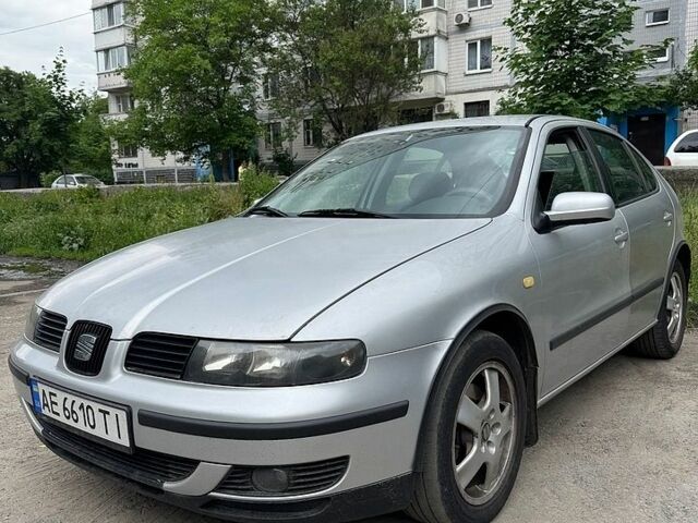 Серый Сеат Леон, объемом двигателя 1.8 л и пробегом 332 тыс. км за 4000 $, фото 1 на Automoto.ua