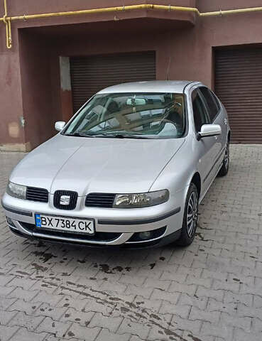 Сеат Leon 2003 у Хмельницькому на Automoto.ua Сірий Сеат Leon, об'ємом двигуна 1.78 л та пробігом 223 тис. км за 3550 $, фото 1 на Automoto.ua