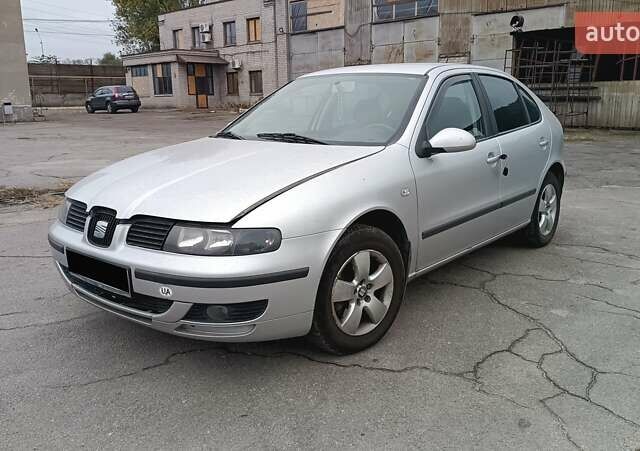 Серый Сеат Леон, объемом двигателя 1.9 л и пробегом 433 тыс. км за 3200 $, фото 1 на Automoto.ua