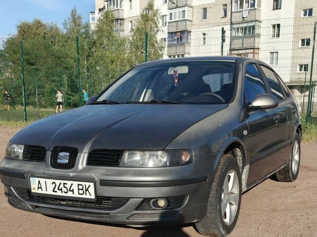 Серый Сеат Леон, объемом двигателя 0 л и пробегом 356 тыс. км за 2107 $, фото 1 на Automoto.ua