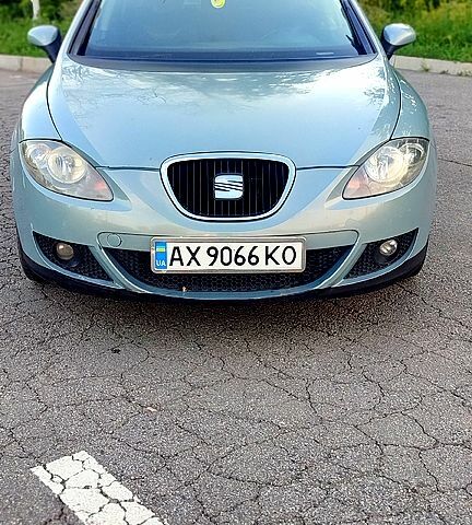 Сірий Сеат Leon, об'ємом двигуна 1.6 л та пробігом 259 тис. км за 4700 $, фото 1 на Automoto.ua
