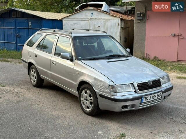 Серый Сеат Леон, объемом двигателя 2 л и пробегом 2 тыс. км за 4517 $, фото 1 на Automoto.ua