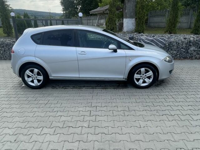 Серый Сеат Леон, объемом двигателя 2 л и пробегом 2 тыс. км за 4508 $, фото 1 на Automoto.ua