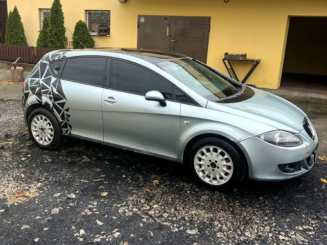 Серый Сеат Леон, объемом двигателя 2 л и пробегом 244 тыс. км за 3200 $, фото 1 на Automoto.ua