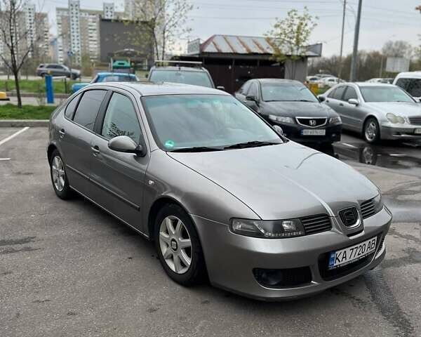 Сірий Сеат Leon, об'ємом двигуна 1.6 л та пробігом 285 тис. км за 4700 $, фото 1 на Automoto.ua