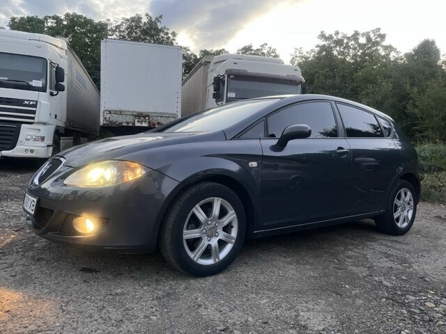 Сірий Сеат Leon, об'ємом двигуна 0 л та пробігом 135 тис. км за 4499 $, фото 1 на Automoto.ua