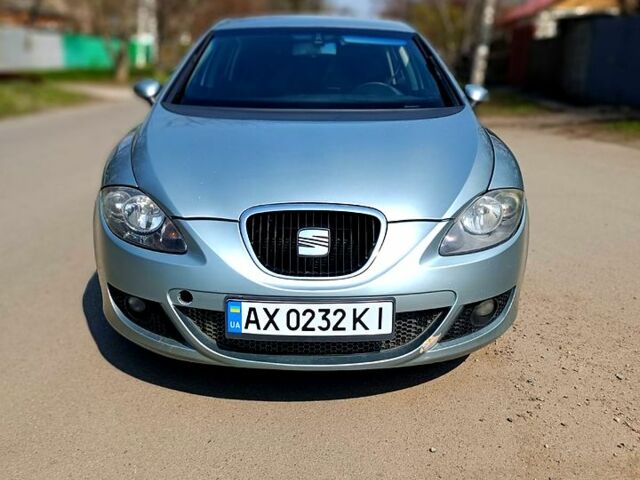 Сірий Сеат Leon, об'ємом двигуна 2 л та пробігом 220 тис. км за 4500 $, фото 1 на Automoto.ua