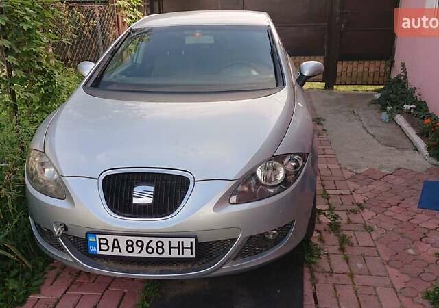 Серый Сеат Леон, объемом двигателя 1.8 л и пробегом 220 тыс. км за 3500 $, фото 1 на Automoto.ua