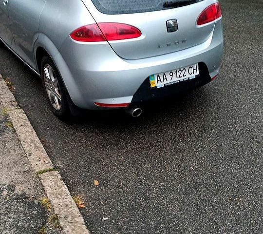 Серый Сеат Леон, объемом двигателя 1.6 л и пробегом 293 тыс. км за 2400 $, фото 1 на Automoto.ua