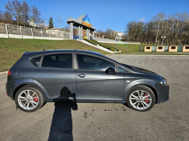 Серый Сеат Леон, объемом двигателя 2 л и пробегом 285 тыс. км за 7999 $, фото 1 на Automoto.ua