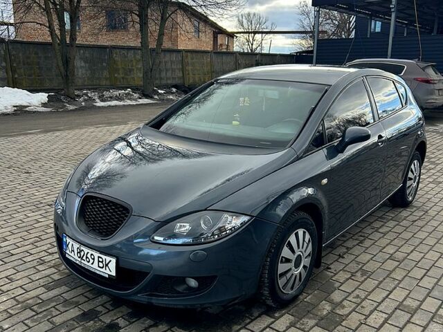 Серый Сеат Леон, объемом двигателя 1.9 л и пробегом 303 тыс. км за 4400 $, фото 1 на Automoto.ua