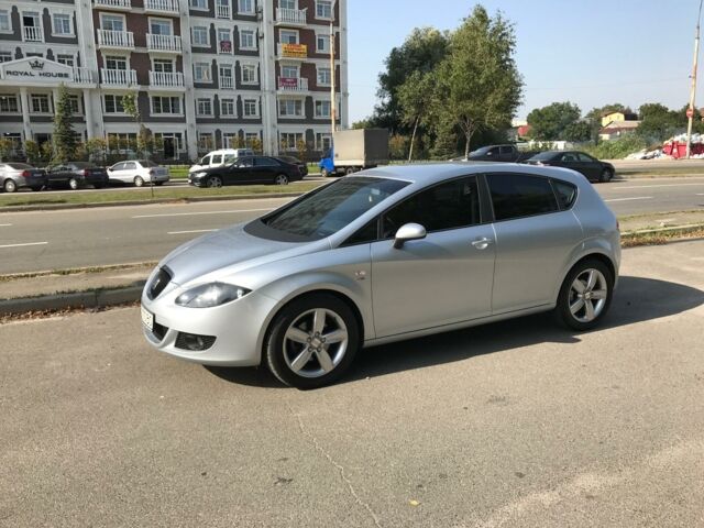 Сірий Сеат Leon, об'ємом двигуна 2 л та пробігом 78 тис. км за 8600 $, фото 1 на Automoto.ua