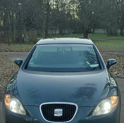 Сірий Сеат Leon, об'ємом двигуна 2 л та пробігом 278 тис. км за 7900 $, фото 1 на Automoto.ua