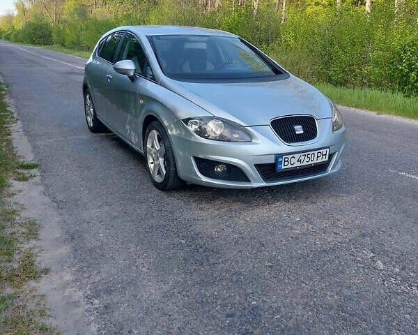 Сірий Сеат Leon, об'ємом двигуна 1.8 л та пробігом 207 тис. км за 6400 $, фото 1 на Automoto.ua