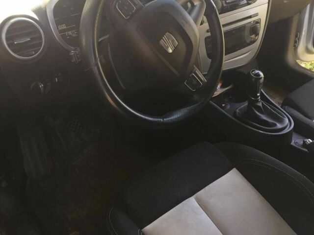 Серый Сеат Леон, объемом двигателя 2 л и пробегом 218 тыс. км за 6200 $, фото 1 на Automoto.ua