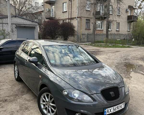Серый Сеат Леон, объемом двигателя 1.4 л и пробегом 172 тыс. км за 6000 $, фото 1 на Automoto.ua