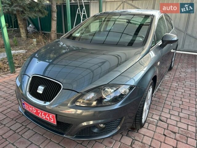 Сірий Сеат Leon, об'ємом двигуна 1.8 л та пробігом 159 тис. км за 8500 $, фото 1 на Automoto.ua
