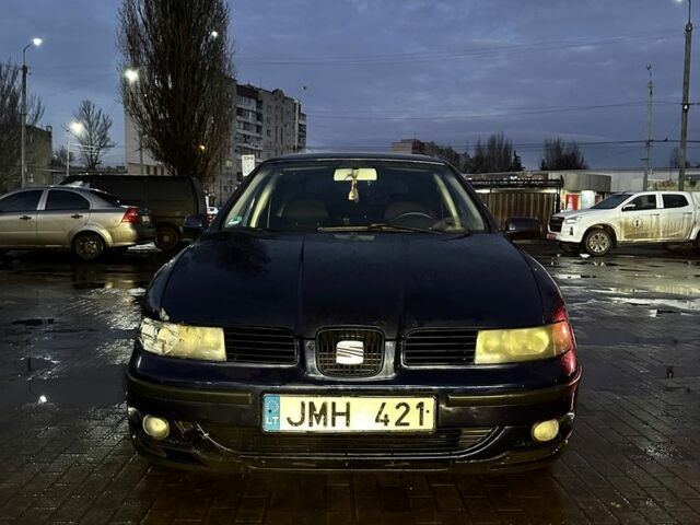 Синий Сеат Леон, объемом двигателя 1.9 л и пробегом 370 тыс. км за 1775 $, фото 1 на Automoto.ua