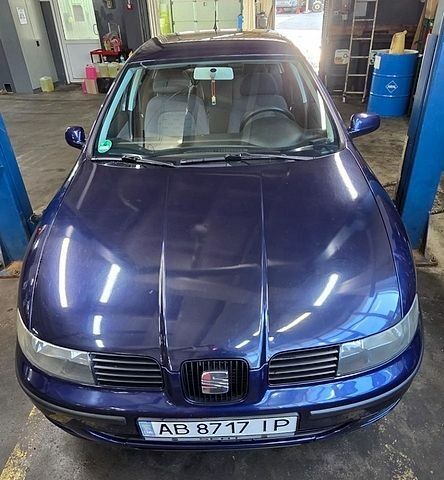 Синій Сеат Leon, об'ємом двигуна 1.6 л та пробігом 250 тис. км за 3600 $, фото 1 на Automoto.ua