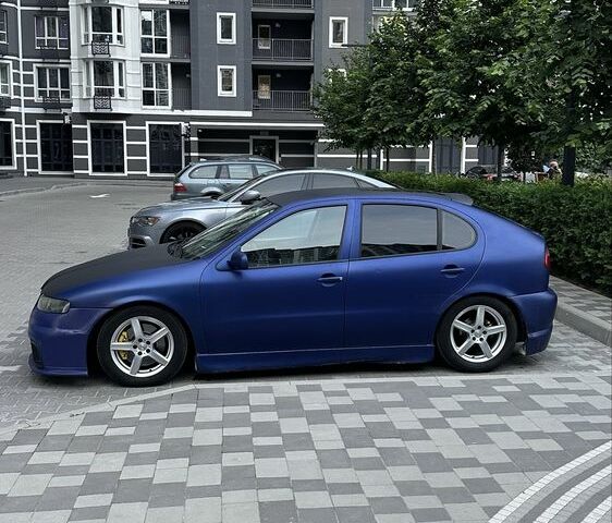 Синій Сеат Leon, об'ємом двигуна 1.8 л та пробігом 265 тис. км за 4750 $, фото 1 на Automoto.ua