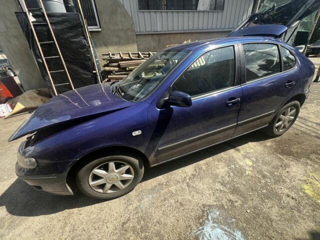 Синий Сеат Леон, объемом двигателя 0 л и пробегом 150 тыс. км за 1500 $, фото 1 на Automoto.ua
