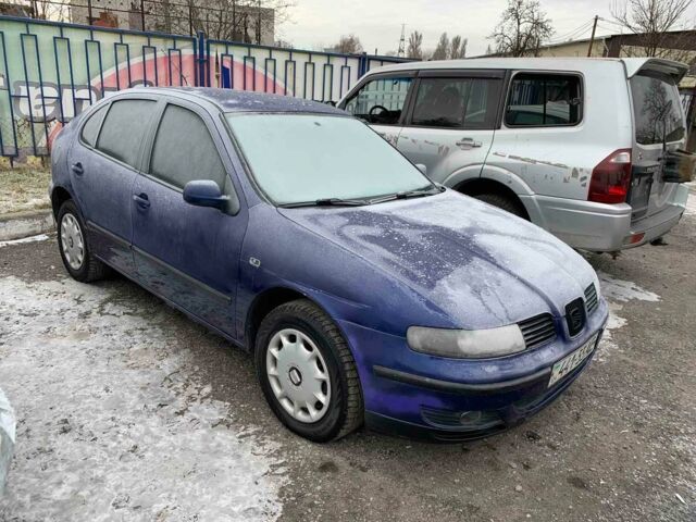 Синий Сеат Леон, объемом двигателя 1.6 л и пробегом 300 тыс. км за 4000 $, фото 1 на Automoto.ua