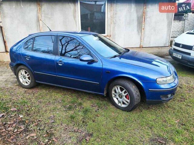 Синій Сеат Leon, об'ємом двигуна 1.6 л та пробігом 300 тис. км за 3650 $, фото 1 на Automoto.ua