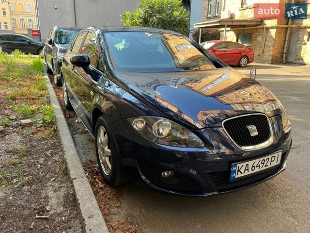 Синій Сеат Leon, об'ємом двигуна 1.8 л та пробігом 240 тис. км за 5600 $, фото 1 на Automoto.ua