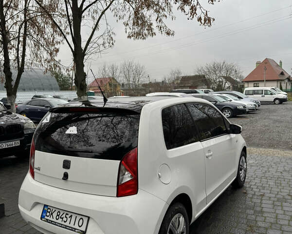 Білий Сеат Mii, об'ємом двигуна 1 л та пробігом 129 тис. км за 4950 $, фото 1 на Automoto.ua