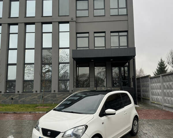 Белый Сеат Мии, объемом двигателя 1 л и пробегом 127 тыс. км за 5450 $, фото 1 на Automoto.ua