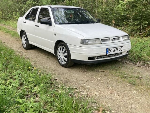 Білий Сеат Toledo, об'ємом двигуна 0.16 л та пробігом 300 тис. км за 1400 $, фото 1 на Automoto.ua