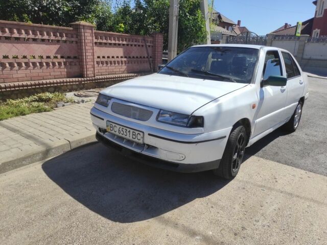 Білий Сеат Toledo, об'ємом двигуна 0 л та пробігом 379 тис. км за 1055 $, фото 1 на Automoto.ua