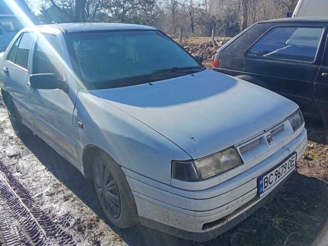 Белый Сеат Толедо, объемом двигателя 1.6 л и пробегом 295 тыс. км за 700 $, фото 1 на Automoto.ua