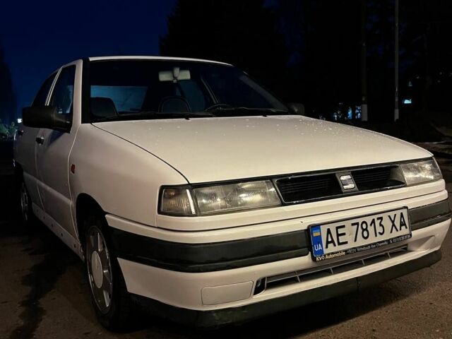 Белый Сеат Толедо, объемом двигателя 1.6 л и пробегом 240 тыс. км за 2100 $, фото 1 на Automoto.ua