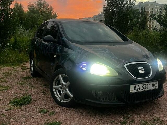 Чорний Сеат Toledo, об'ємом двигуна 2 л та пробігом 299 тис. км за 2800 $, фото 1 на Automoto.ua