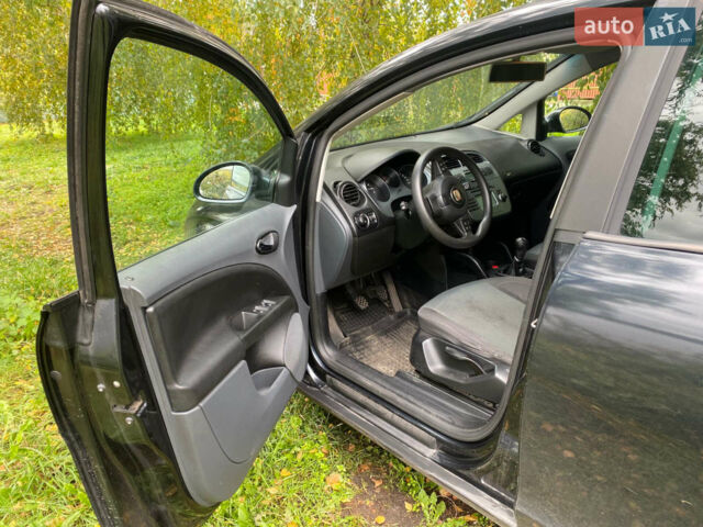 Чорний Сеат Toledo, об'ємом двигуна 1.6 л та пробігом 245 тис. км за 4800 $, фото 1 на Automoto.ua
