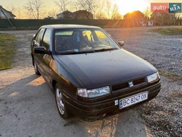 Черный Сеат Толедо, объемом двигателя 1.8 л и пробегом 150 тыс. км за 800 $, фото 1 на Automoto.ua
