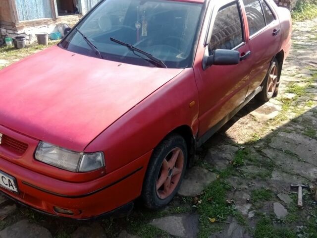 Красный Сеат Толедо, объемом двигателя 1.6 л и пробегом 300 тыс. км за 796 $, фото 1 на Automoto.ua